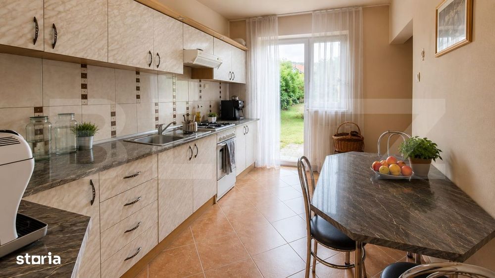 Casa spatioasa P+1+M cu anexa si 2 garaje,  - zona Valea Budacului –