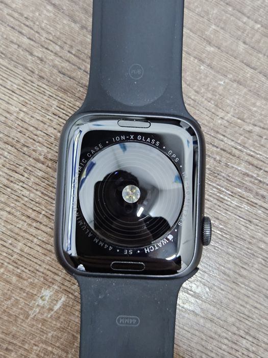 apple watch se 44m