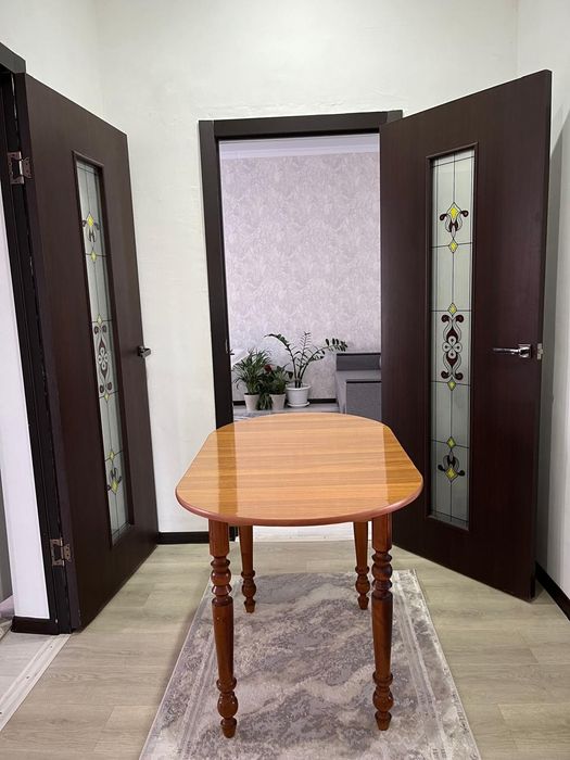 Кухонный стол обеденый