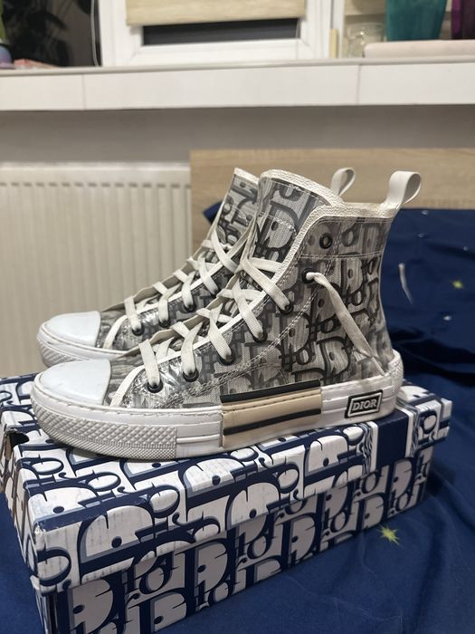 vand adidasi dior B23
