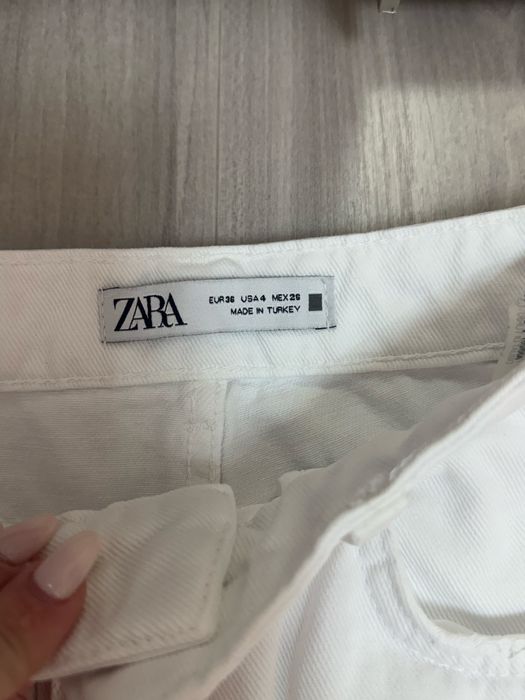 Blugi albi Mom Fit Zara