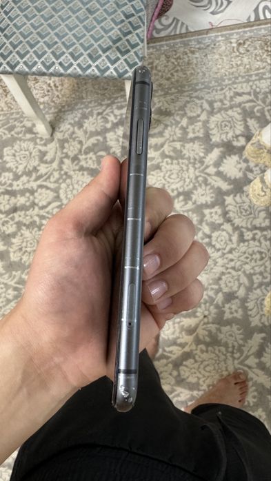 Продам Айфон 11 64 гб