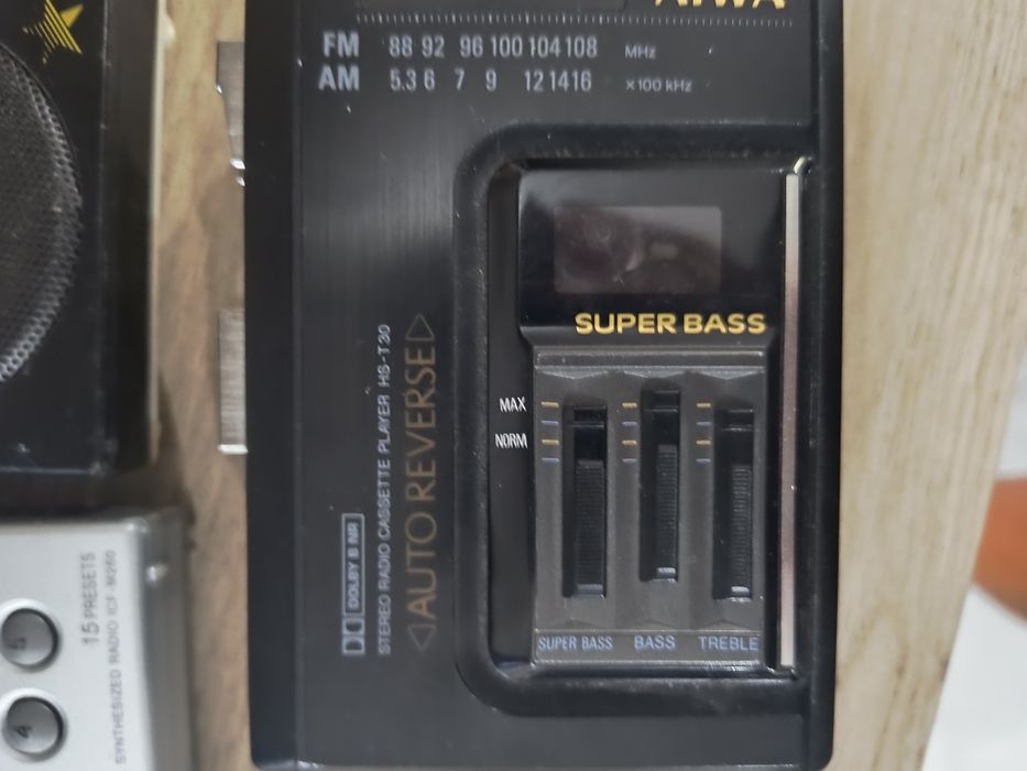 Walkman Aiwa și Radio Sony