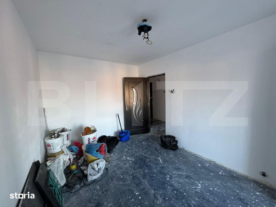 Apartament 3 camere, decomandat - zona Velenta