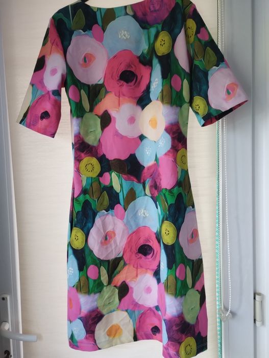 Rochie cu imprimeu floral vibrant Miss Istanbul Prezintă fermoar siBuzunare in lateral