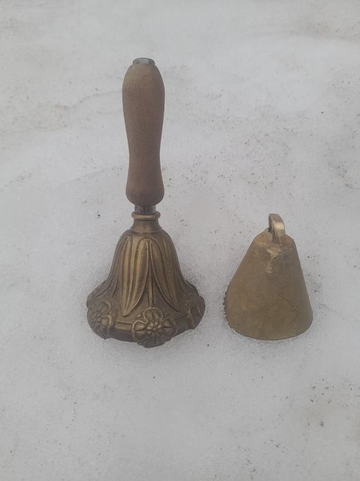 Clopoței Zurgălăi Cingatei din ALAMA preț pentru AMANDOI