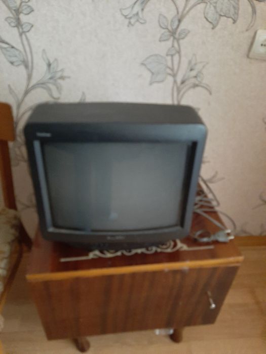 Телевизор, видеомагнитофон