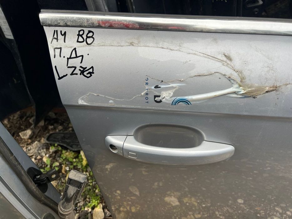 Предна дясна врата за Ауди AUDI A4 B8,5 код на боята LZ7B