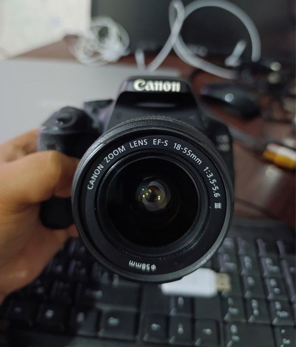 Canon eos 600D sotiladi