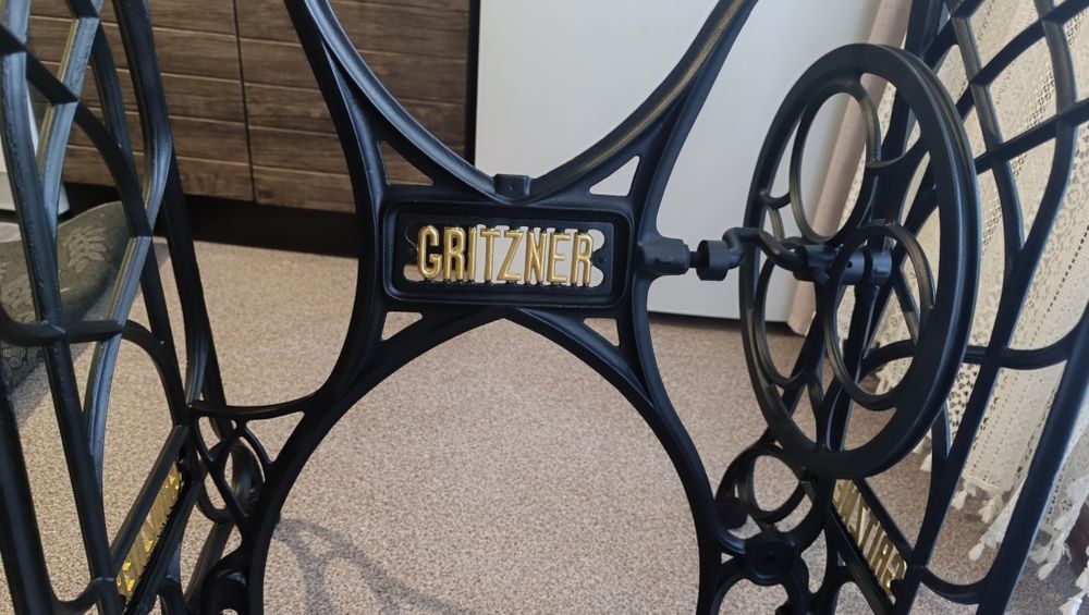 Станина от швейной машинки Gritzner.
