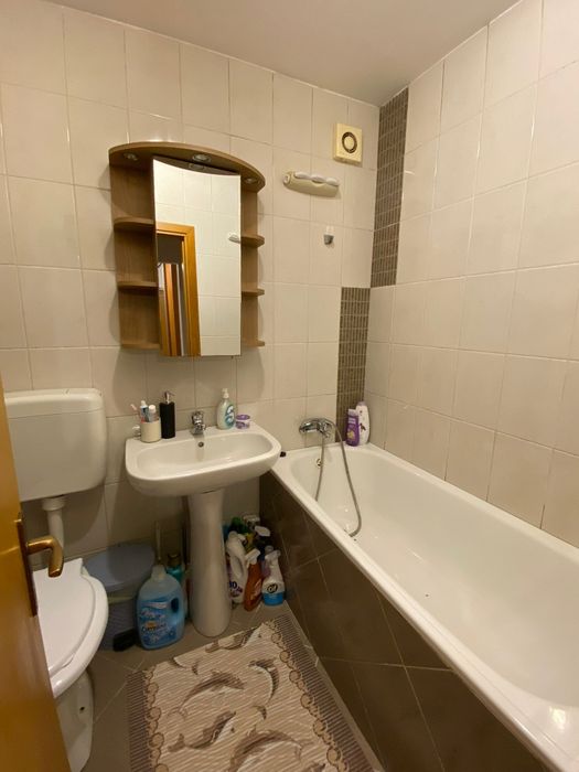 Inchiriez apartament 2 camere