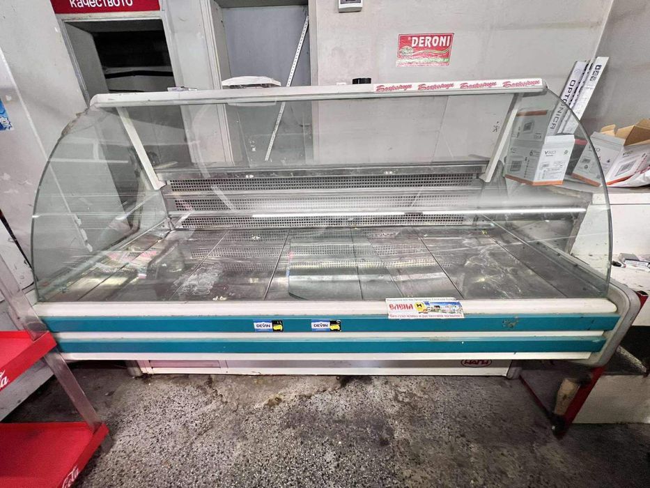Хладилна витрина