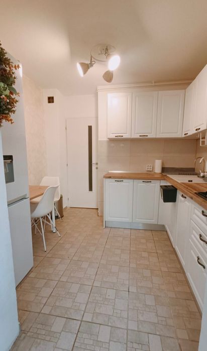 Închiriez apartament 3 camere Tineretului