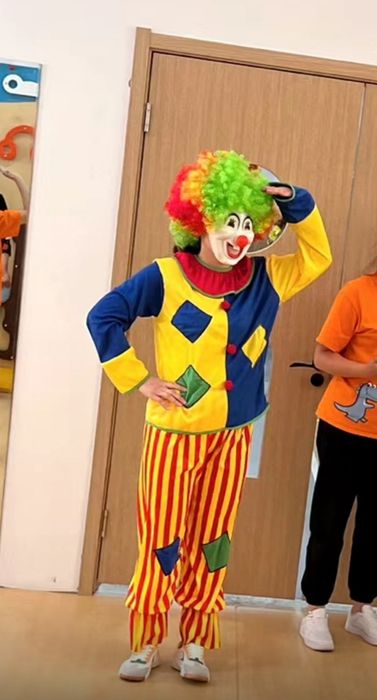 Карнавальный костюм клоуна,на новый год