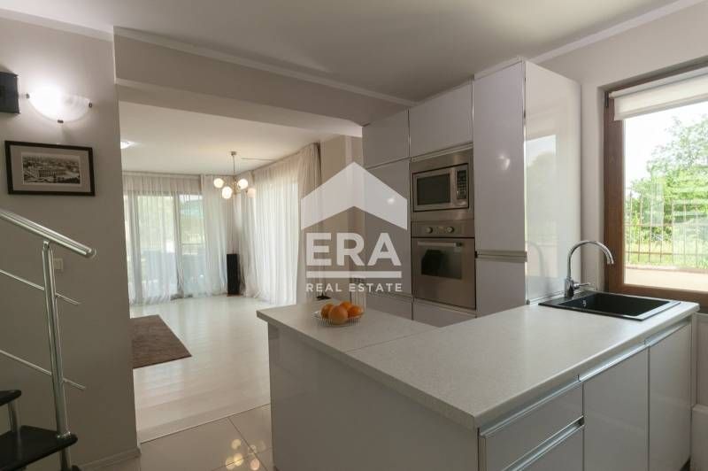 Продава се Къща в Варна, м-т Траката - 201 кв.м за 1816 €/кв.м - Снимка #4