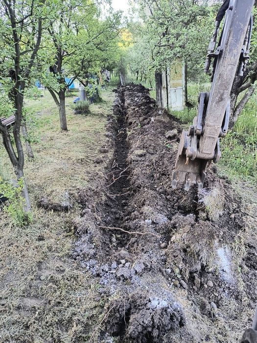 Execut lucrări cu mini-excavator 2.5tone