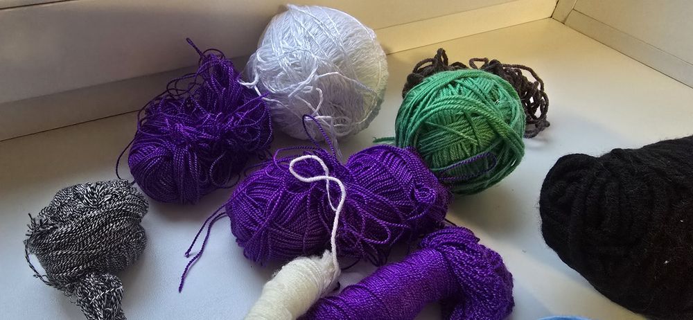 Пряжа. Нитки .   .