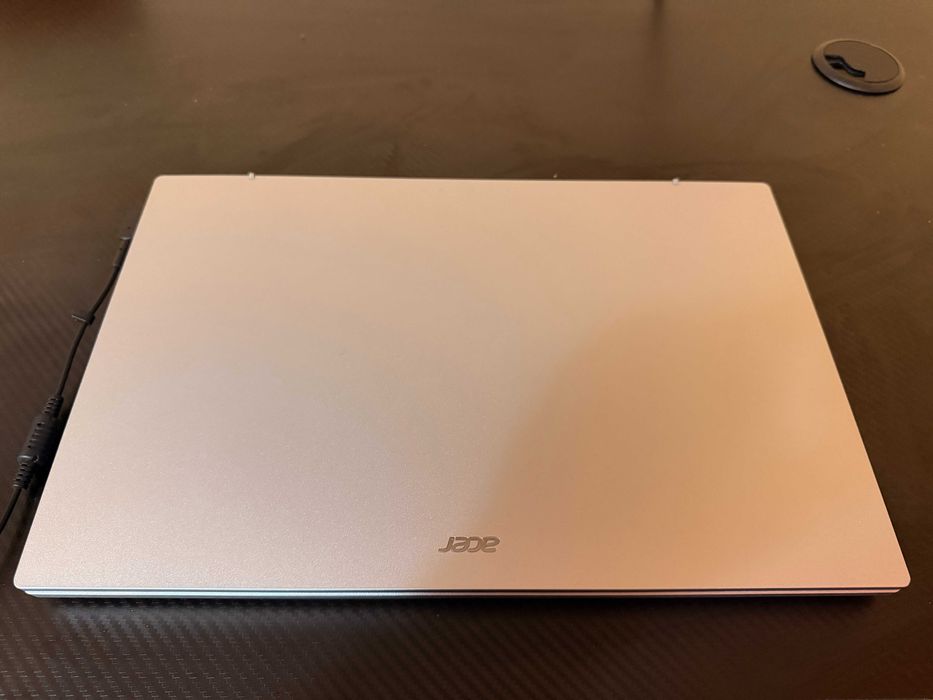 Laptop Acer  • Ryzen 5 7520u • 16GB DDR5  • Acumulator 100%  •  Ca Nou