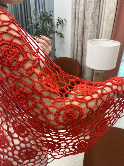 Шаль вязанная,полушерсть