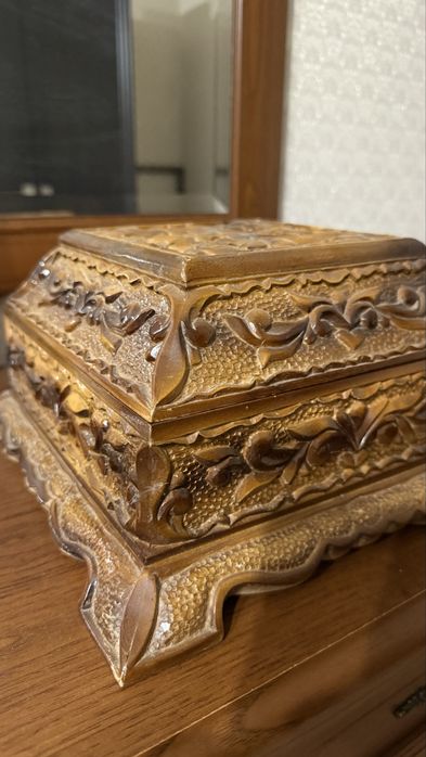 Деревянная шкатулка новая