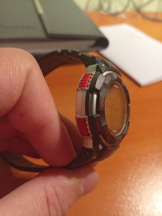 Часовник дигитален QQ