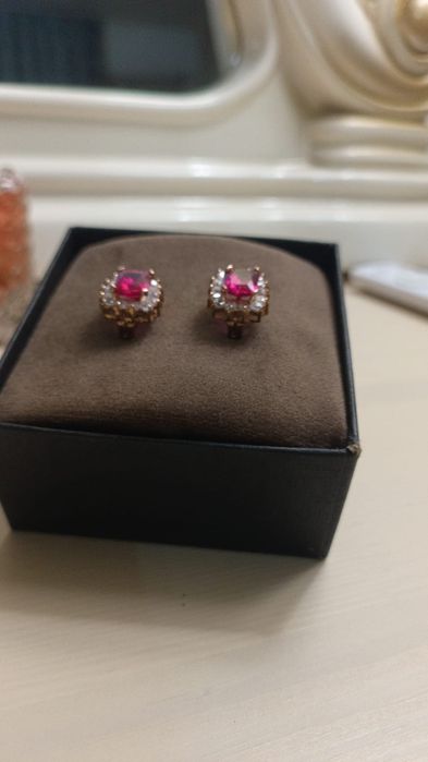 Продам серьги золотые