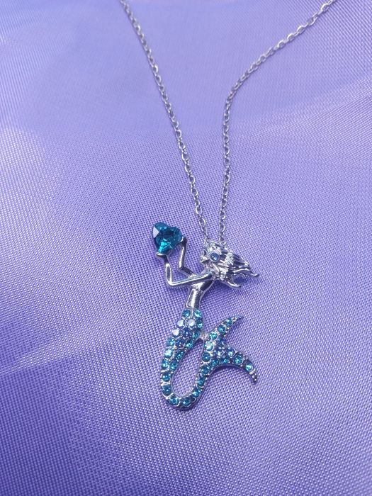 Русалка с кристали