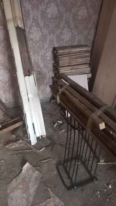 Отдам доски и дрова.