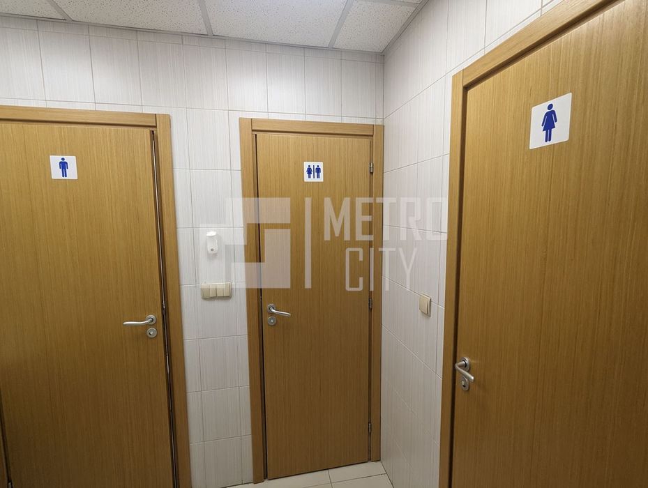 Дава се под наем Офис в София, Младост 3 - 353 кв.м за 2400 € - Снимка #11