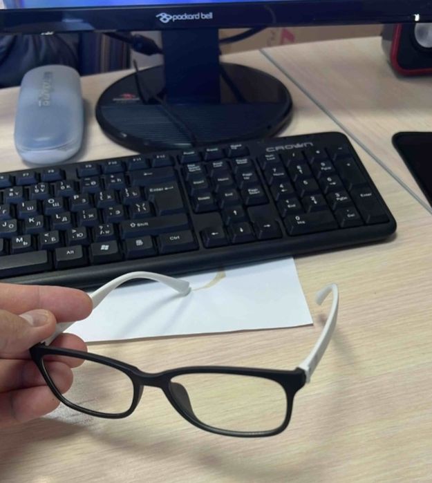 Емдік  көзге  киетін очки