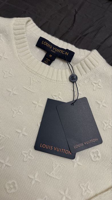 Дамски пуловери