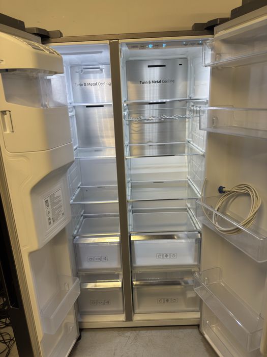 Frigider Side-by-Side Samsung RS68N8240S9