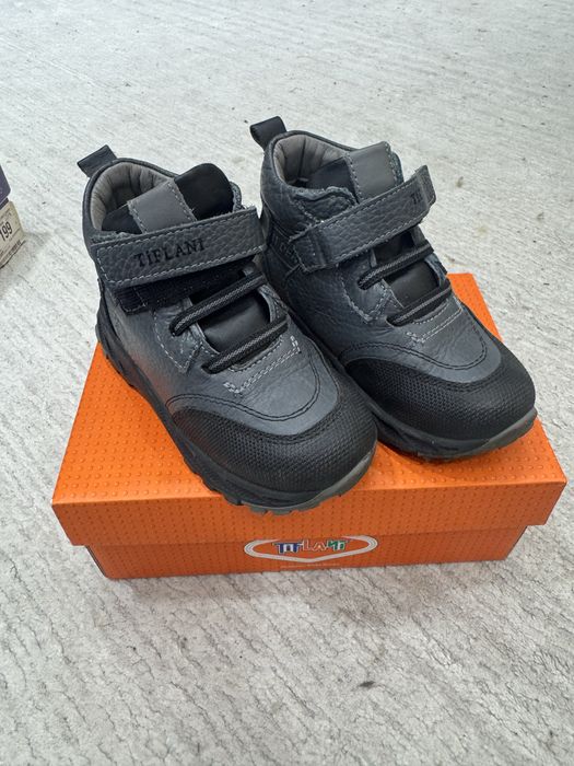 Продам ботинки tiflani