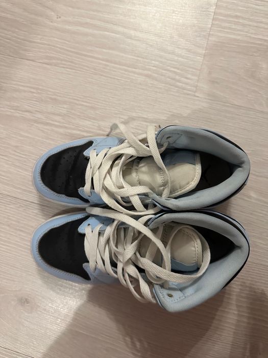 Nike air Jordan 1 mid ice blue