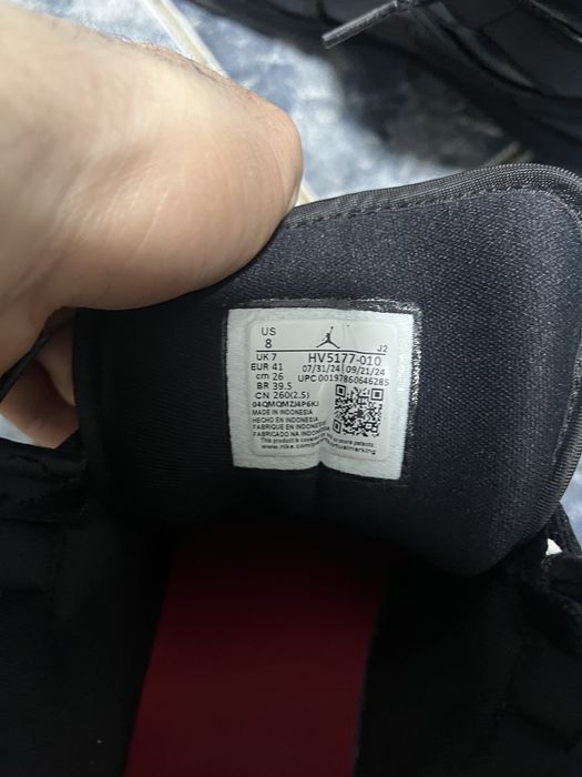 Jordan 1 Mid Reflectorizanți