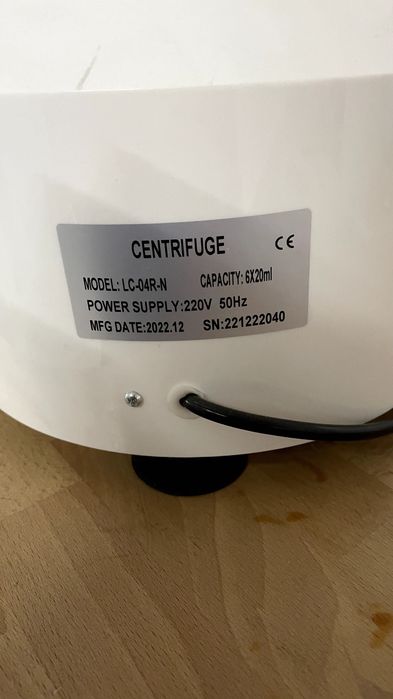 Centrifuga LC-04R-N