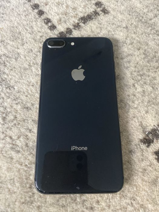 Iphone 8plus, 64GB, baterie 100%