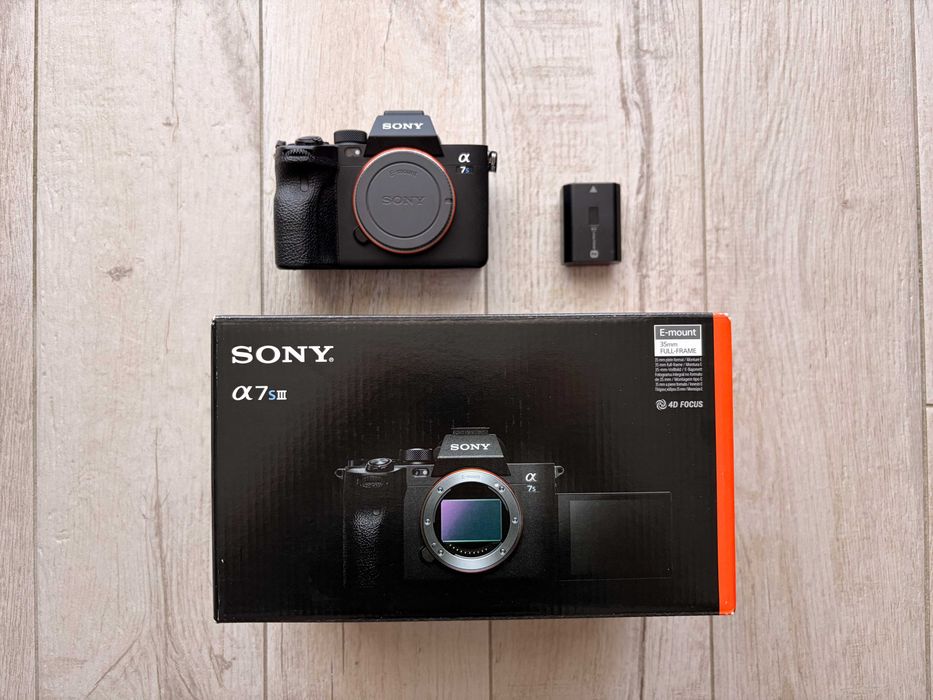 Sony A7S III, Sony 90mm f/2.8 Macro, Godox: AD400 Pro - AD600 Pro - VL300, DJI RS2 pro combo + accesorii video