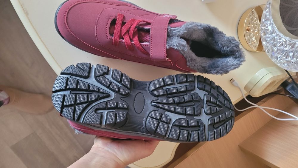 Кросовки новые тёплые