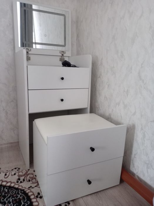 Косметический столик - камод