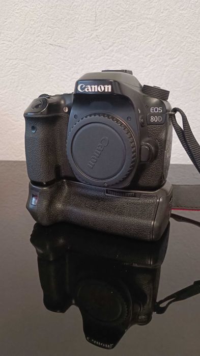 Продам Canon 80d body