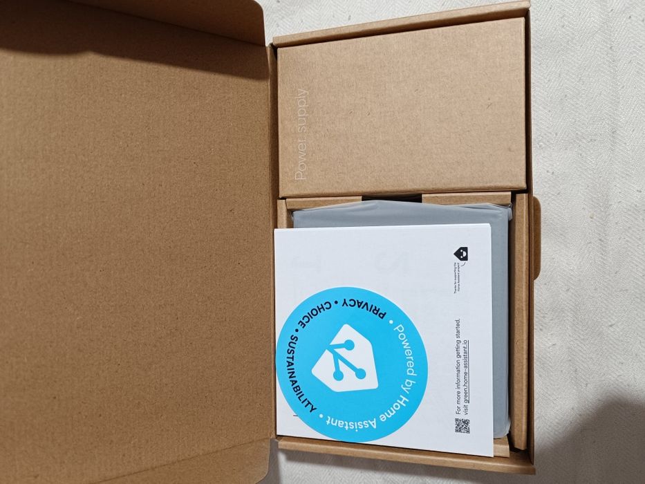 Интелигентен домашен хъб.