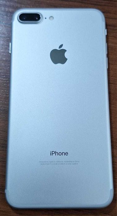 Продам IPhone 7 plus silver