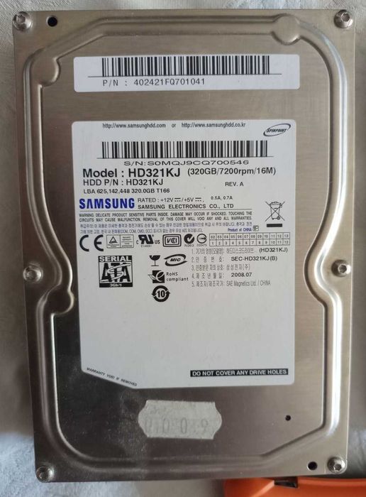 Хард дискове с прекрасно качество и кутия за SSD дискове - 45 лв.