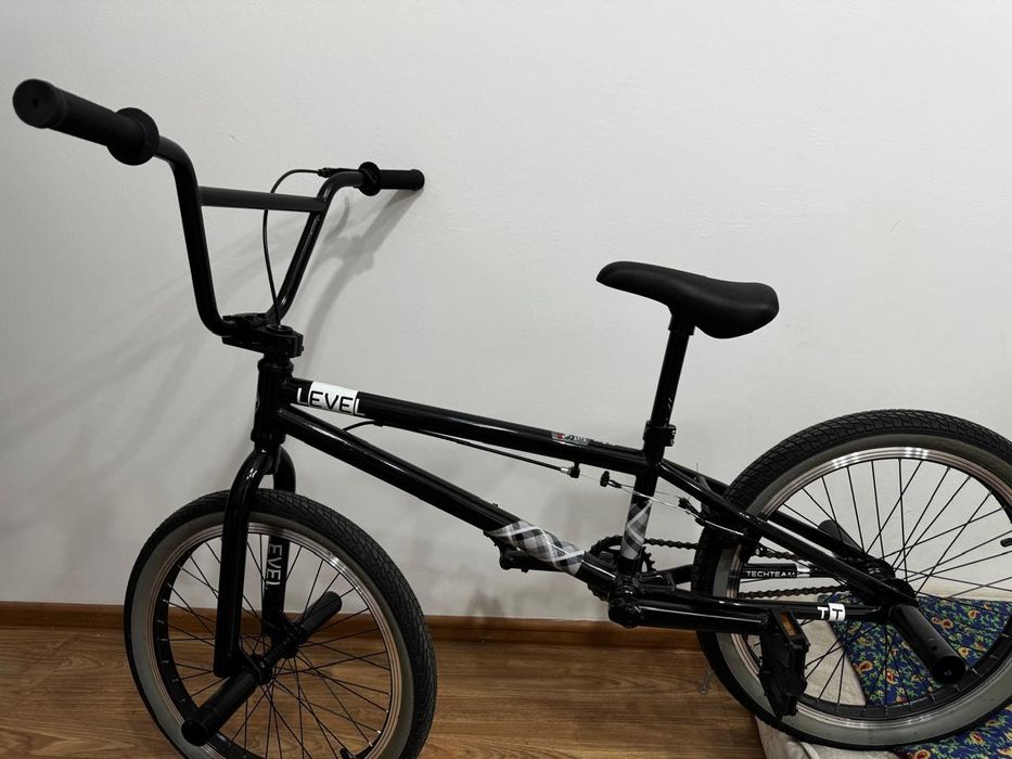 Продам BMX велосипед LEVEL от Tech Team