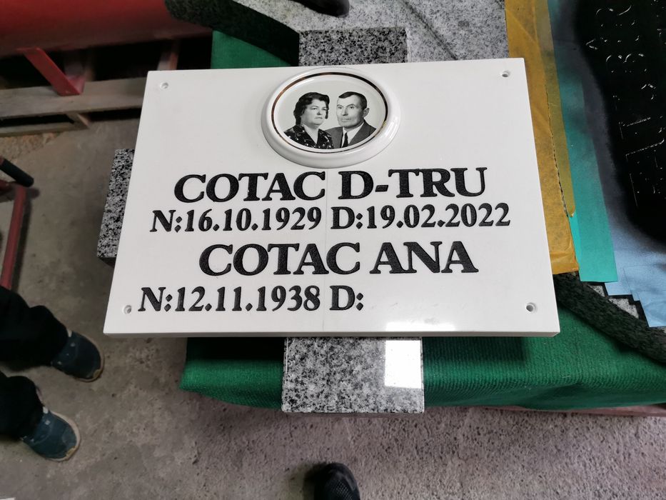 Monumente Funerare Falticeni