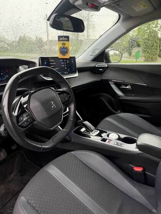 Peugeot 2008 1.5 BlueHDi 130 CP EAT8 Allure