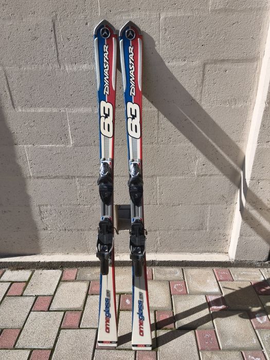 Vând schiuri Dynastar 163 cm.