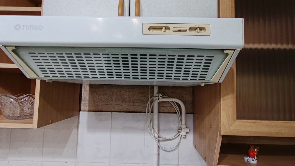 Продам  кухонный вытяжка.