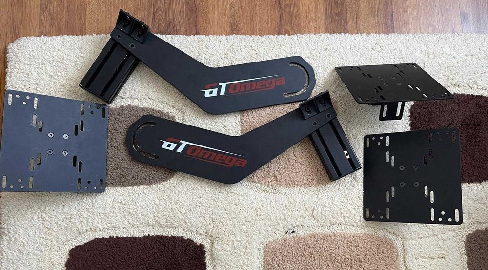 Triplu suport pentru monitoare - GT Omega